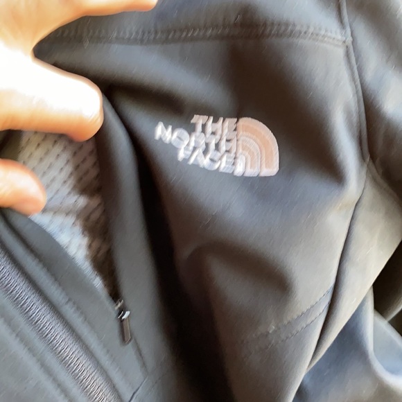 The North Face Winter Jacket  Size Small - Picture 6 of 10